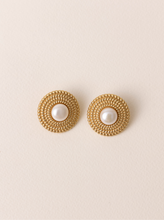 Load image into Gallery viewer, Banu Earrings in Pearl
